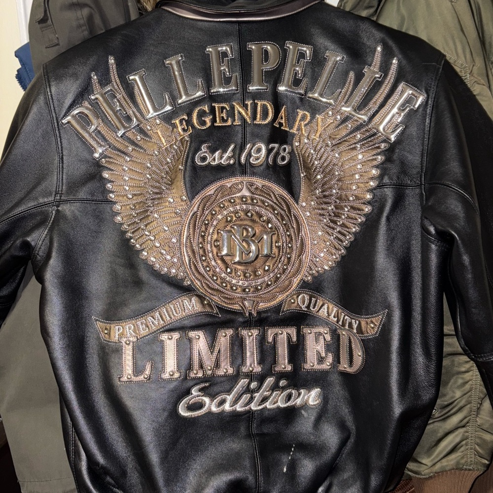 Black leather Pelle Pelle jacket